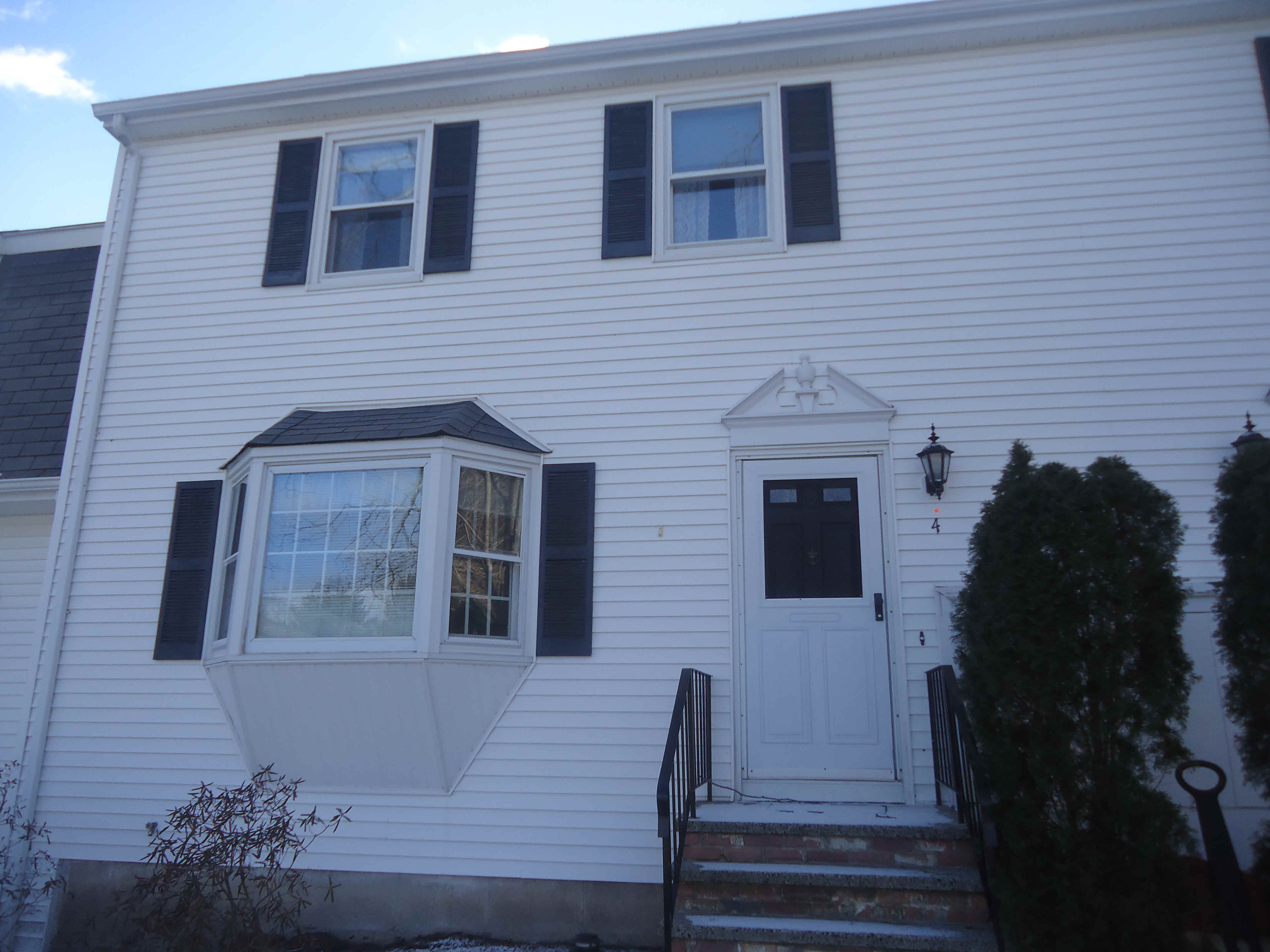 Building photograph for 4 BRIDGEWATER COMMON LN
